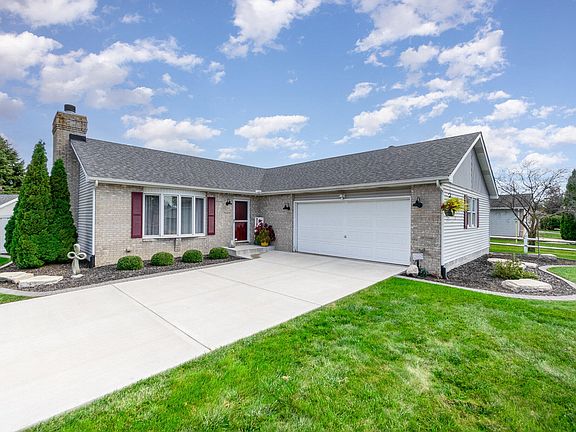2nd image of 1505 Cozy Ln