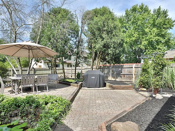 2nd image of 5477 Old Pond Dr