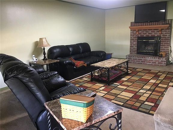 3rd image of 110 Chargers Ln