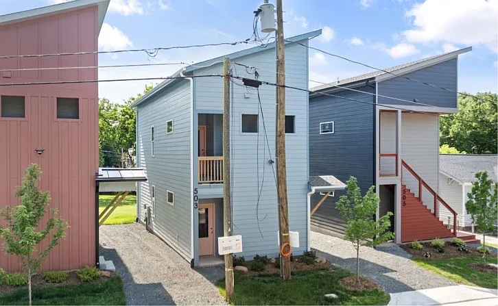 505 Sparella St #B — Photo 13