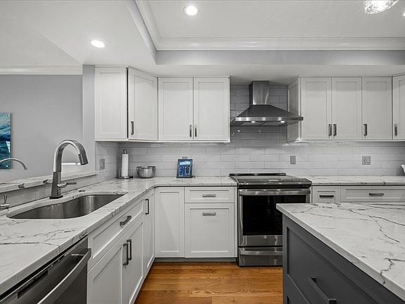 3rd image of 35 Eastern Point Dr #34