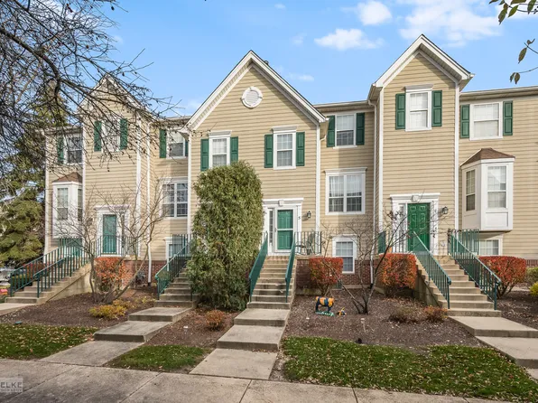 2413 Courtyard Cir Unit 5, Aurora, IL 60506