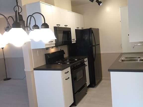 3rd image of 7601 Whitsett Ave APT 5