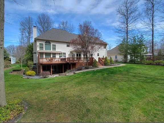 3rd image of 180 Ballantrae Dr