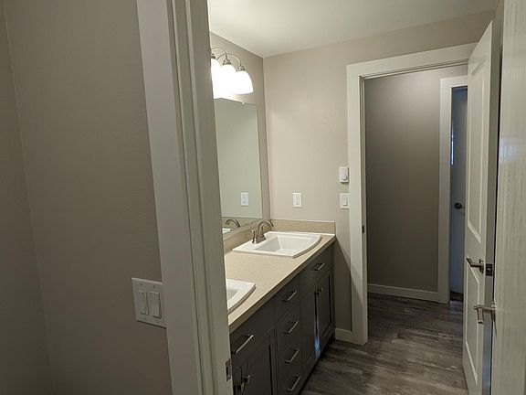 5th image of 457 49th Ave SE