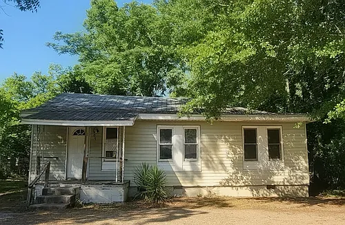 107 Flanders St Photo 1