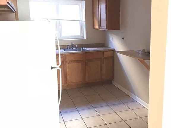 4th image of 6113 N Seeley Ave APT 2B