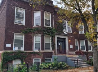 2833 W Walnut St #1, Chicago, IL 60612