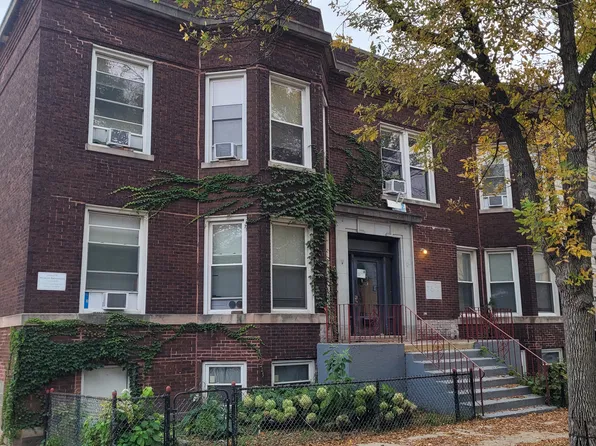2833 W Walnut St #1, Chicago, IL 60612
