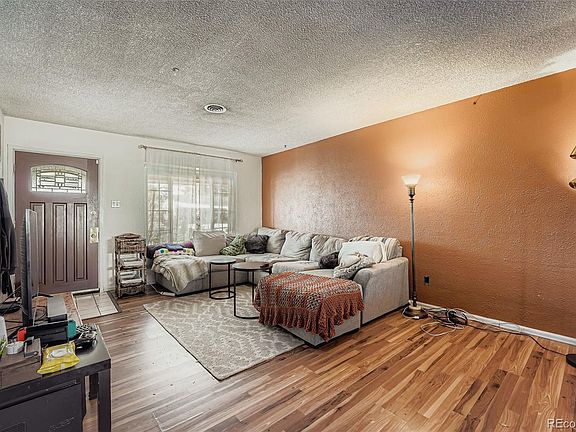 5th image of 1072 Racine Street