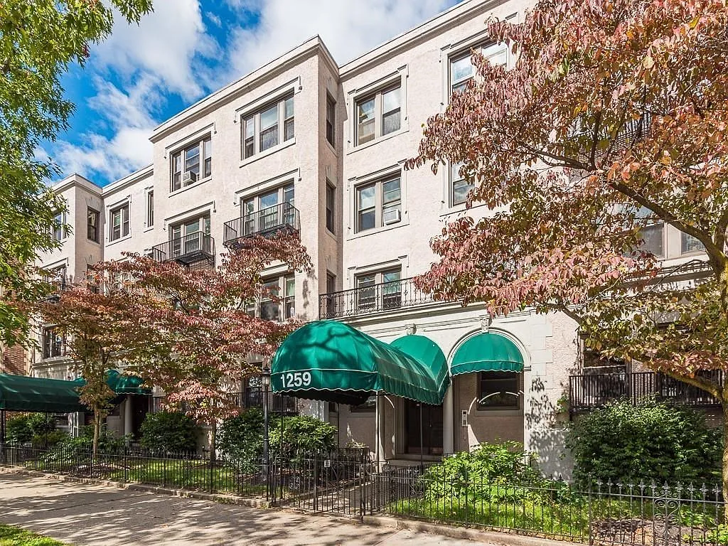 Building Photo - 1259 Commonwealth Ave #4