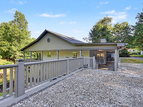 5th image of 1105 Henson Dr