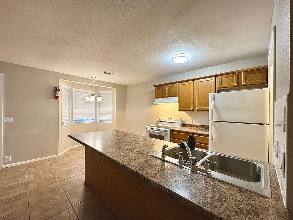 1st image of 222 Quail Valley Dr