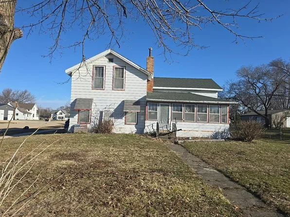 315 Young St, Jesup, IA 50648