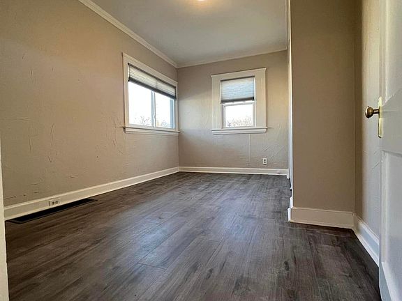 4th image of 20871 Northwood Ave