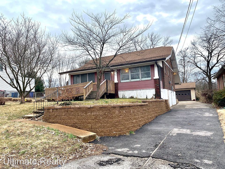 1st image of 9212 Delphine Ave