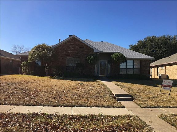 2nd image of 1829 Knob Hill Dr