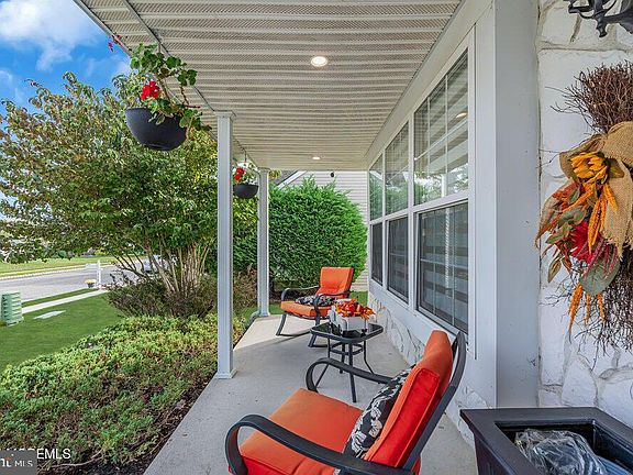 3rd image of 326 Jamaica Blvd