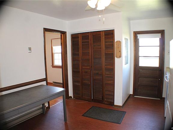 3rd image of 54 N New Ave