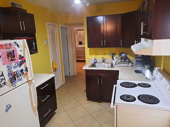 5th image of 228 SW 21st St