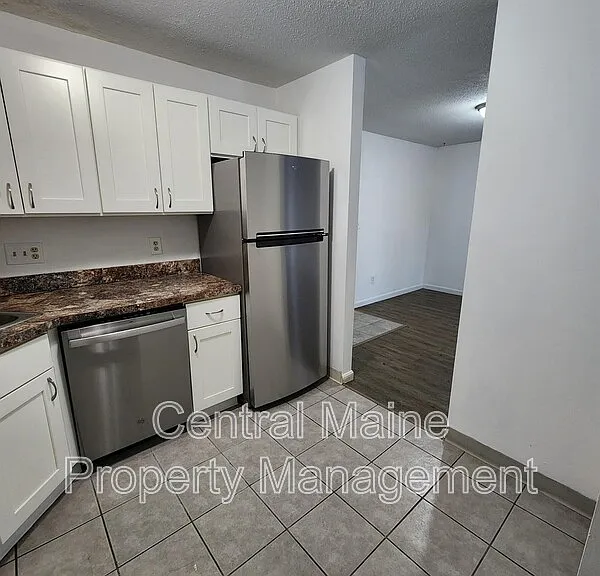 37 Northern Avenue Hts #15 — Photo 4
