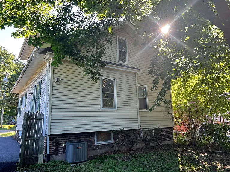 127 W Main St — Photo 42