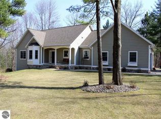 700 Woodwind Dr, Cadillac, MI 49601