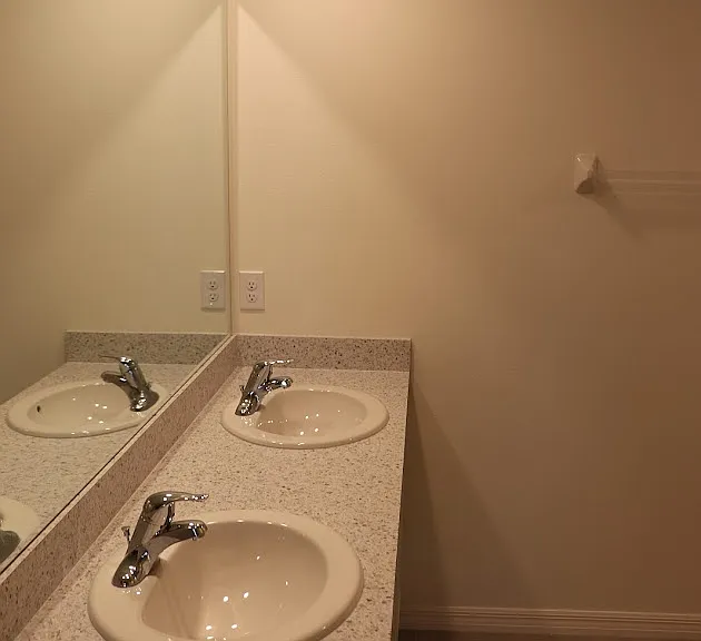 418 W Putting Green Ct — Photo 1