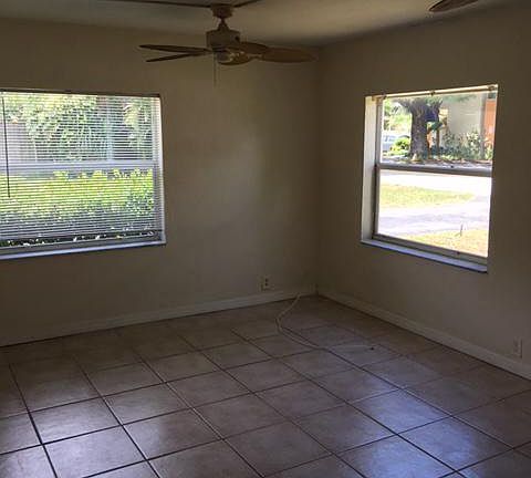 3rd image of 640 NE 9th Ave