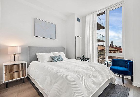 5th image of 29-17 40th Ave #813