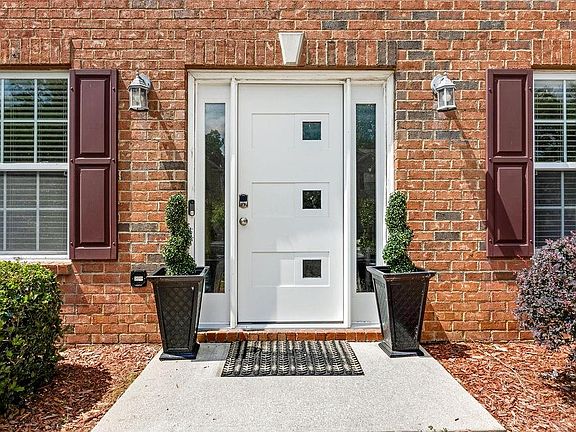 2nd image of 70 Snapdragon Ln