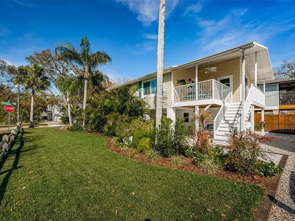 399 Pennsylvania Ave, Palm Harbor, FL 34683