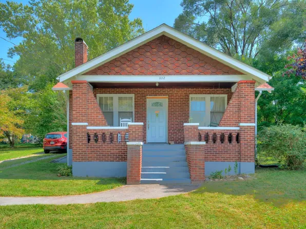 812 Newbern Rd, Pulaski, VA 24301