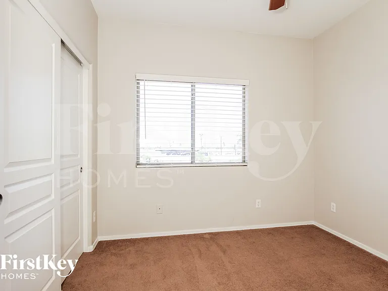 7803 S 5th Dr — Photo 15