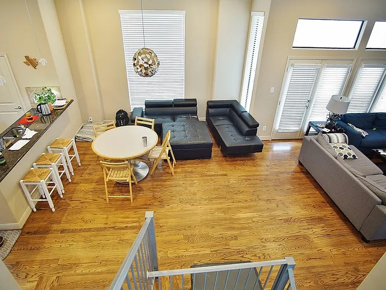 818 Lester St — Photo 10