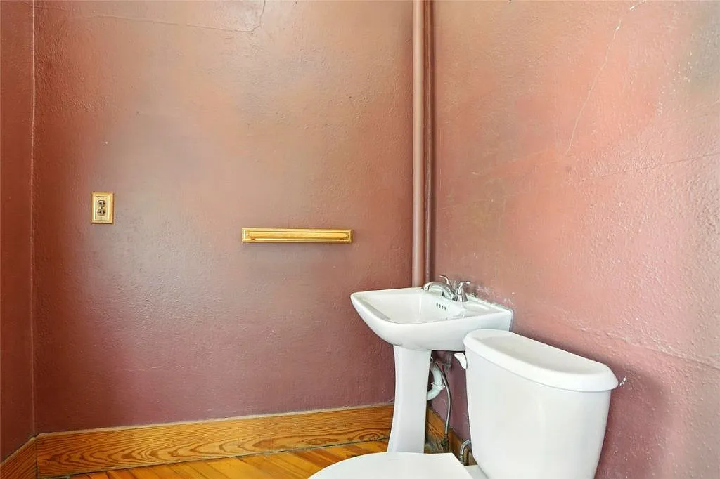 5 bed, 2995 sqft, $3,800 — Photo 4