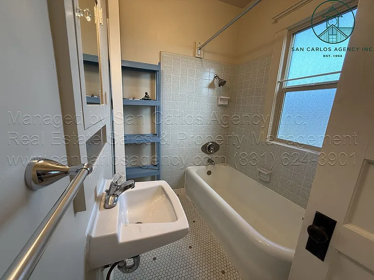 419PG — Photo 12