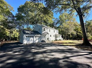 118 Mill River Rd, Fairfield, CT 06824