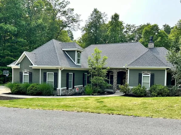 745 Forest Haven Dr, Daniels, WV 25832