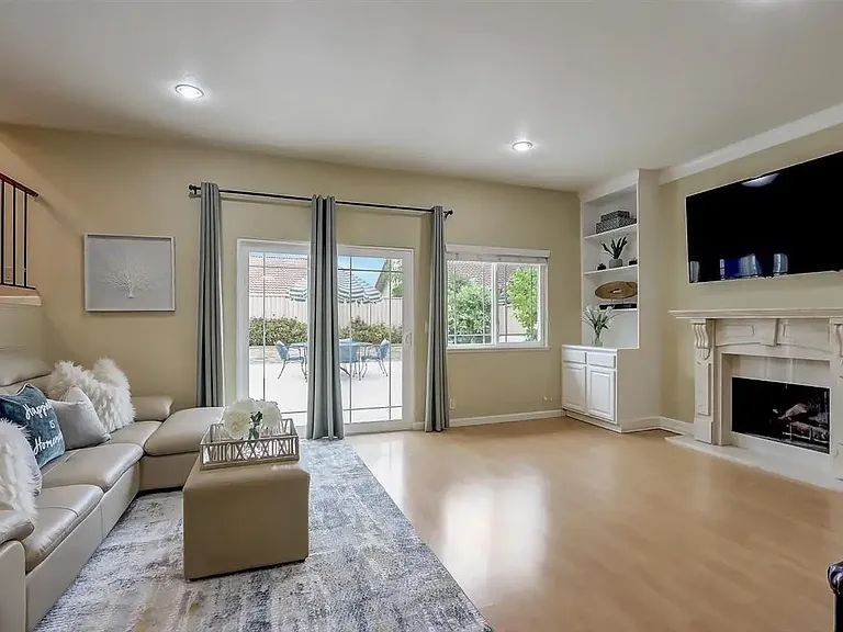 3210 Gatelight Ct — Photo 9