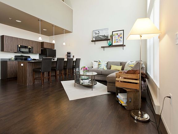 3rd image of 222 Wisconsin St APT 211