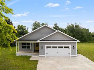 863 Holly Rd, Cadillac, MI 49601