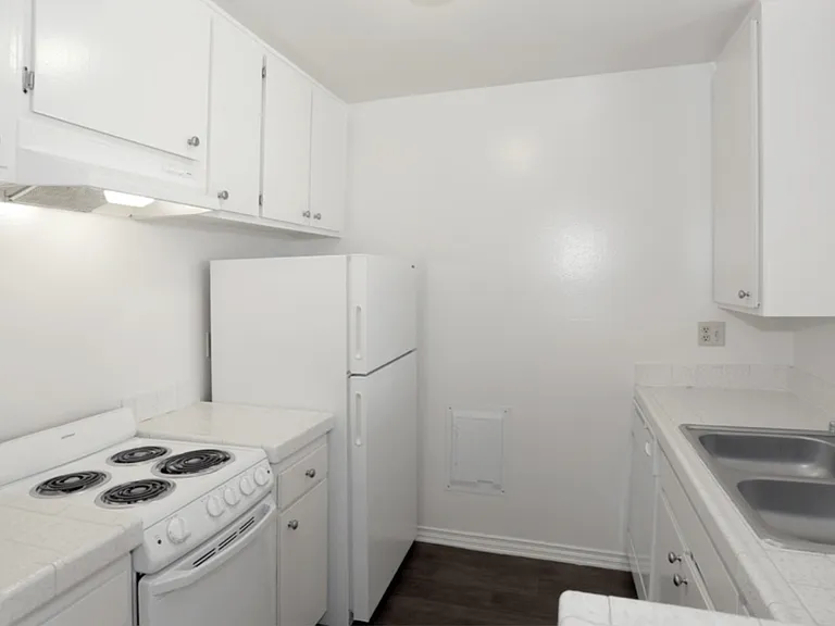 The Ray Apartments — Photo 27