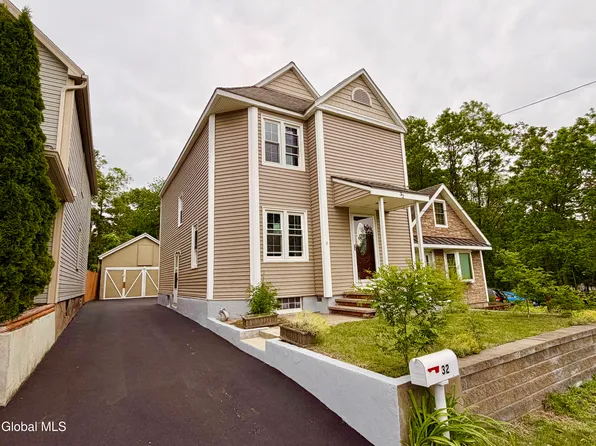 32 Mount Stuart Road, Schenectady, NY 12304