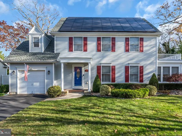 46 Manor Dr, Manahawkin, NJ 08050