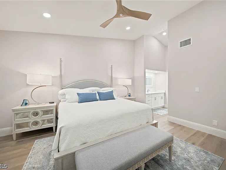 248 4th Ave S #D-201 — Photo 19