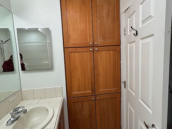 4th image of 167 Cahill Park Dr