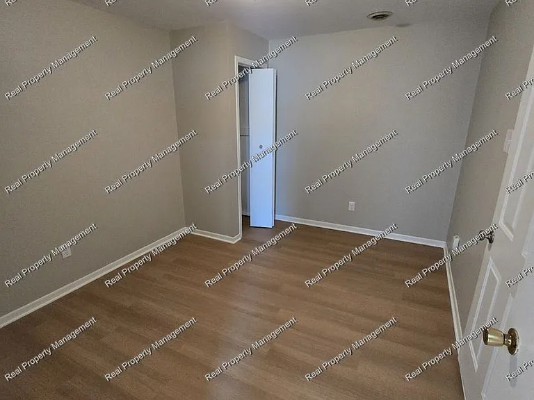 778 Capitol Rd — Photo 9
