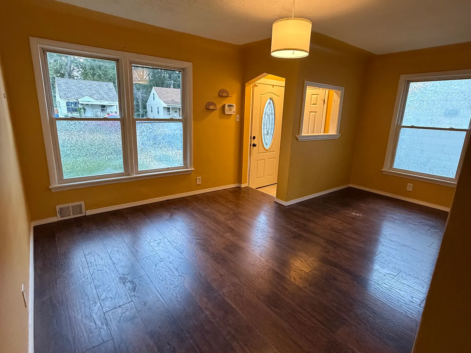 2 bed, 700 sqft, $1,675 — Photo 3