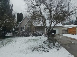 8596 W Cloverleaf Dr, Hayden, ID 83835